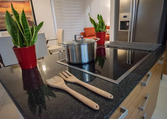 Skylight Megaron * Ларнака