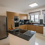 Skylight Megaron Apartament *