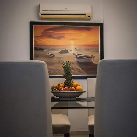 Skylight Megaron Апартаменти Ларнака
